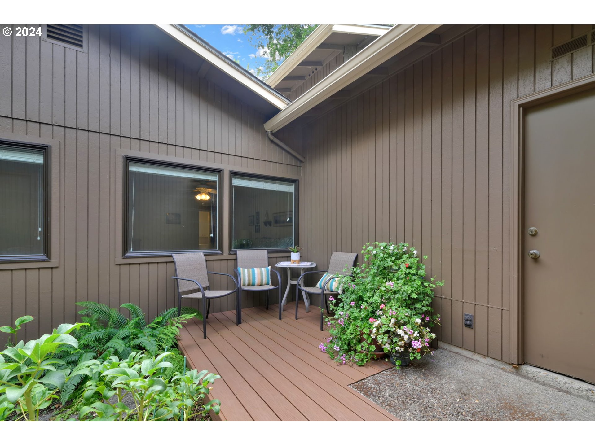 2270 Ridgeway Drive Eugene, OR 97401 - Photo 31 of 46 Gallery Image 31