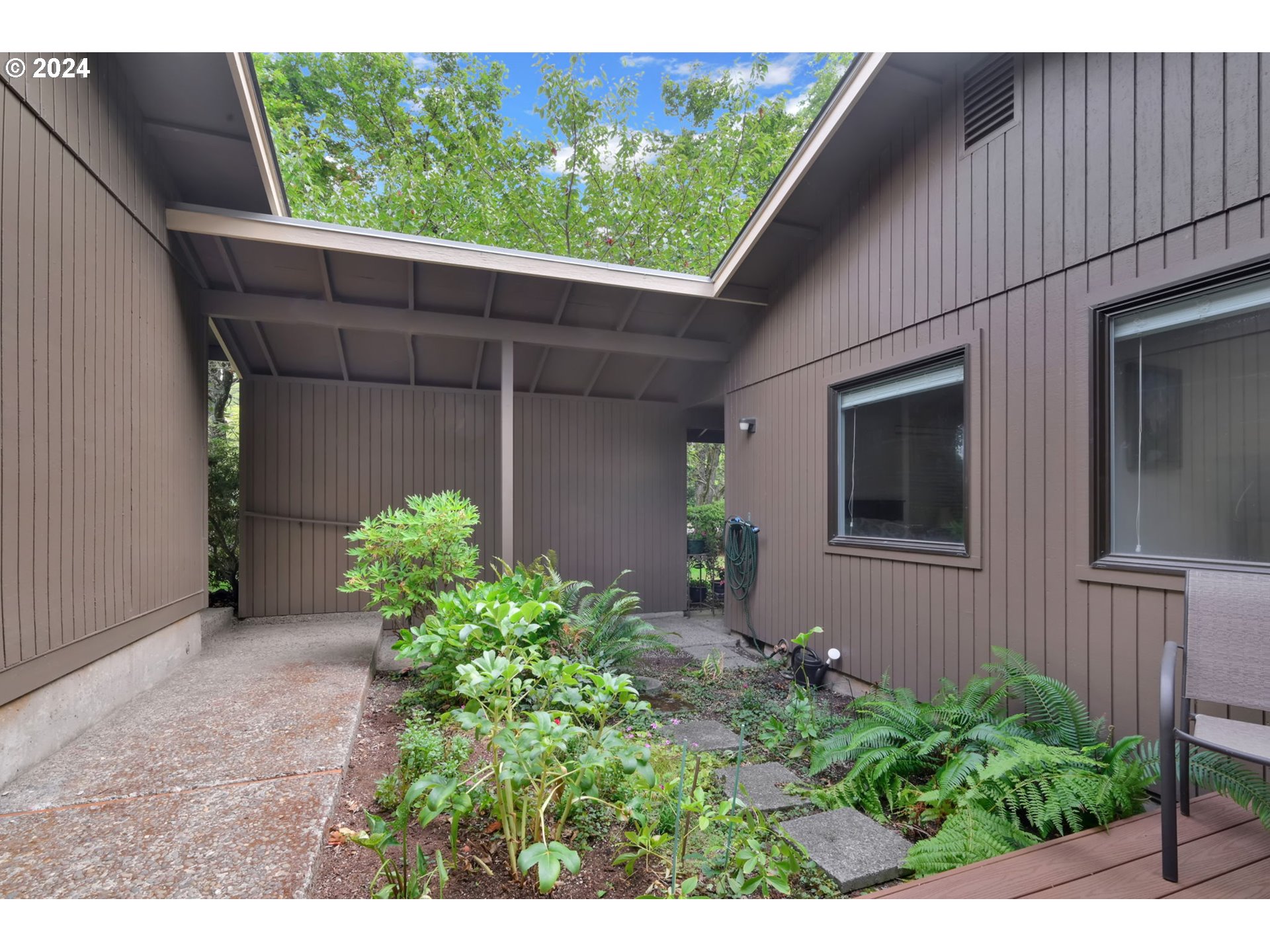 2270 Ridgeway Drive Eugene, OR 97401 - Photo 32 of 46 Gallery Image 32