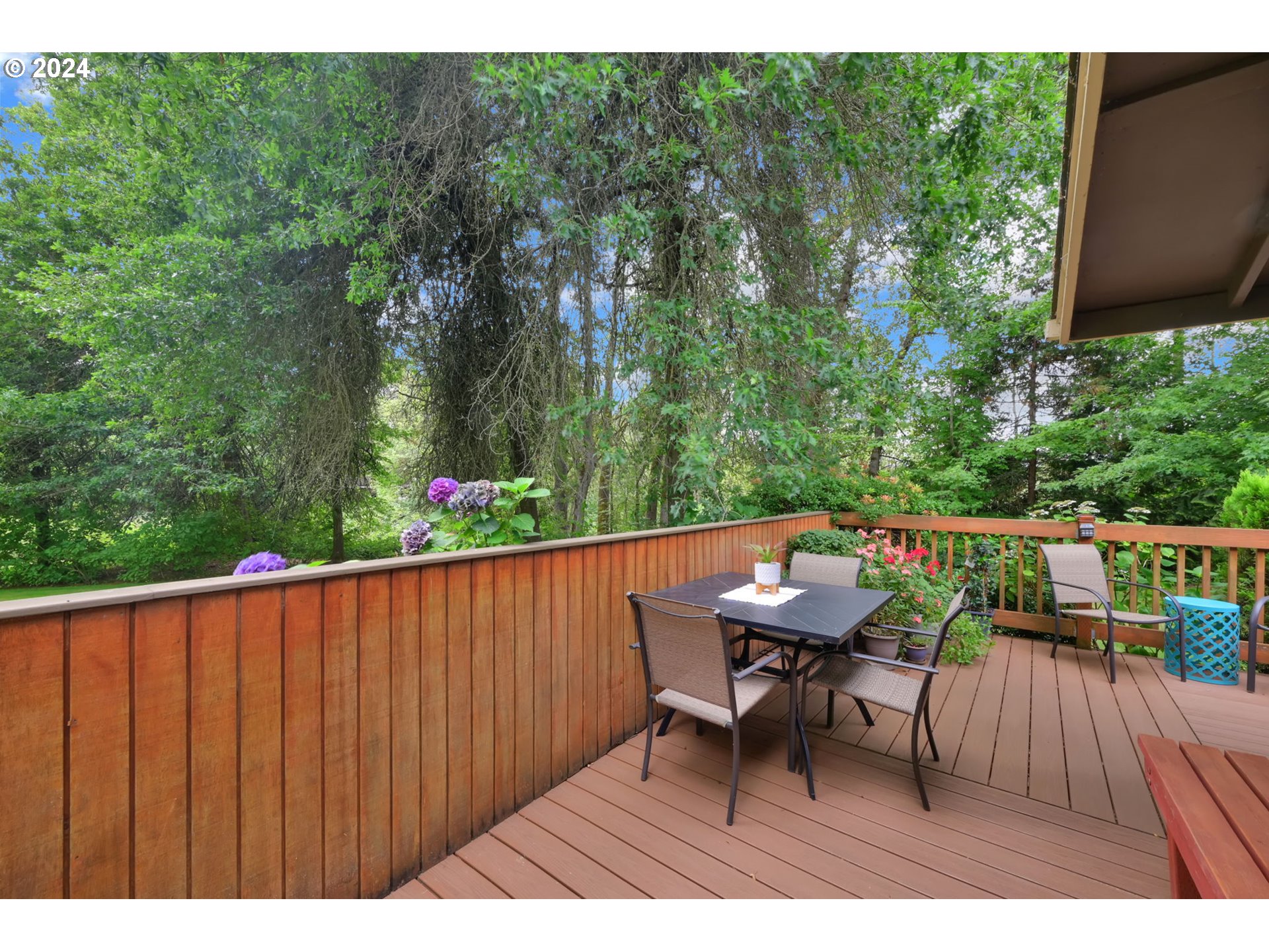 2270 Ridgeway Drive Eugene, OR 97401 - Photo 33 of 46 Gallery Image 33