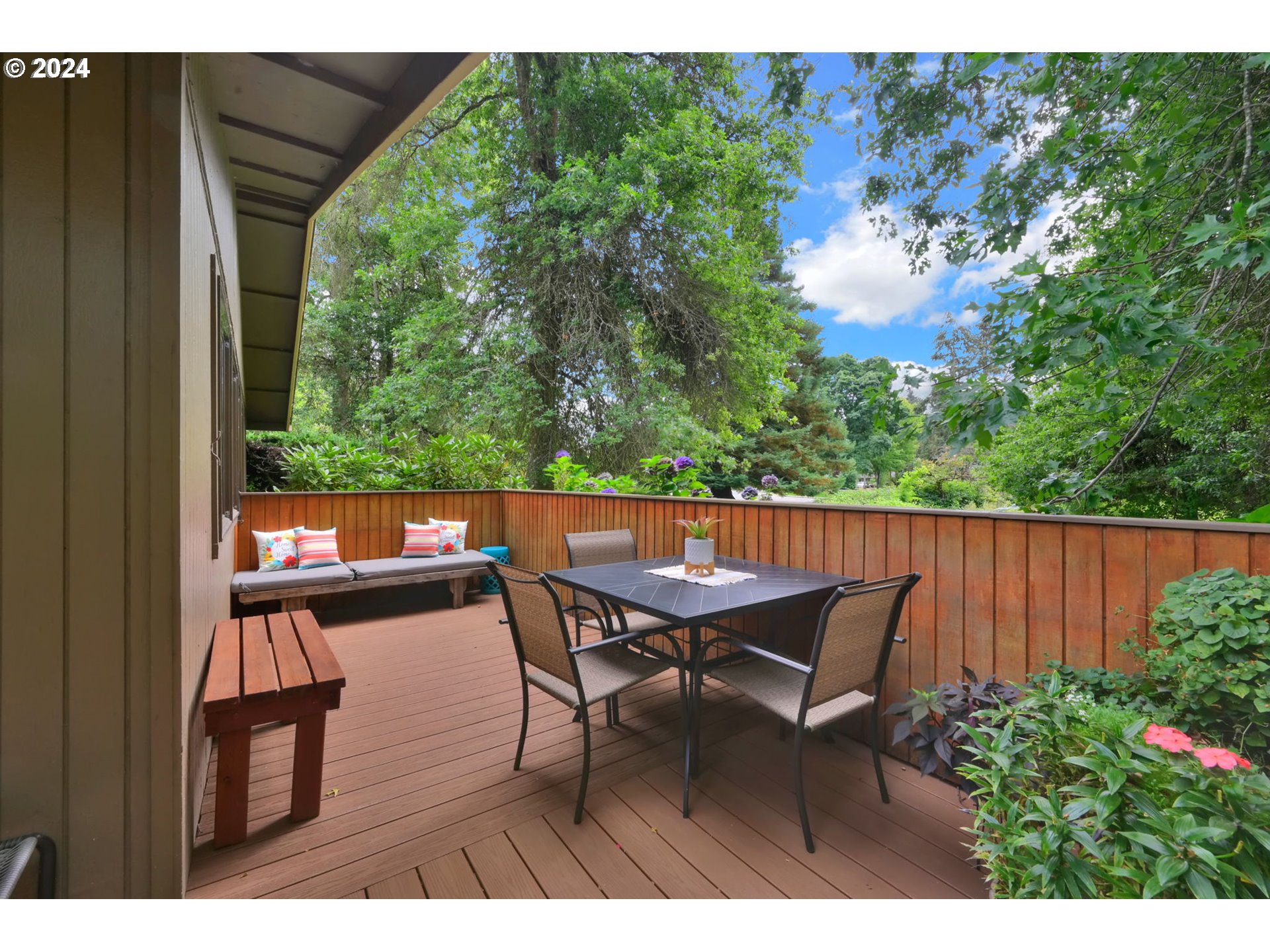 2270 Ridgeway Drive Eugene, OR 97401 - Photo 35 of 46 Gallery Image 35