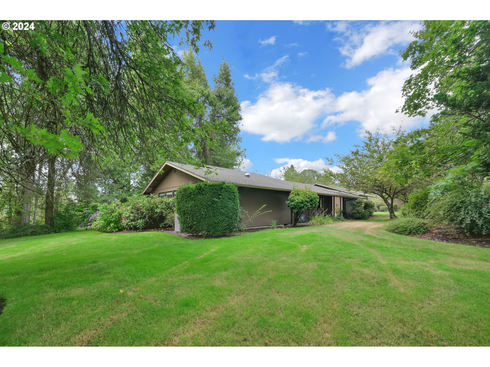 2270 Ridgeway Drive Eugene, OR 97401 - Photo 44 of 46 Gallery Image 44