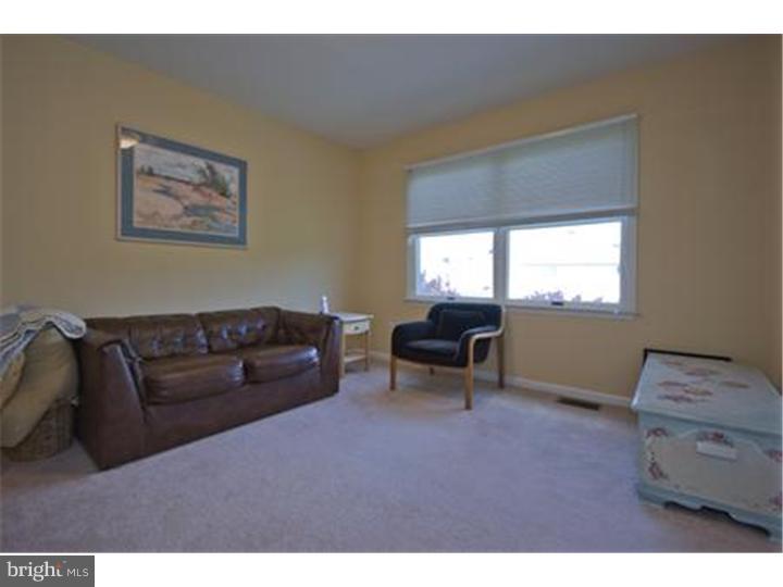 33 Zaitz Farm Road Princeton Junction, NJ 08550 - Photo 13 of 17 Den