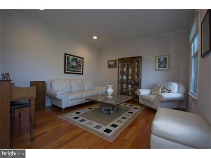 33 Zaitz Farm Road Princeton Junction, NJ 08550 - Photo 10 of 17 Living Room