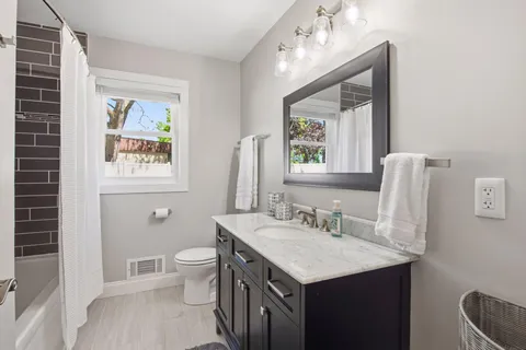 $750,000 | 4850 West 64th Street, Edina, MN 55435
