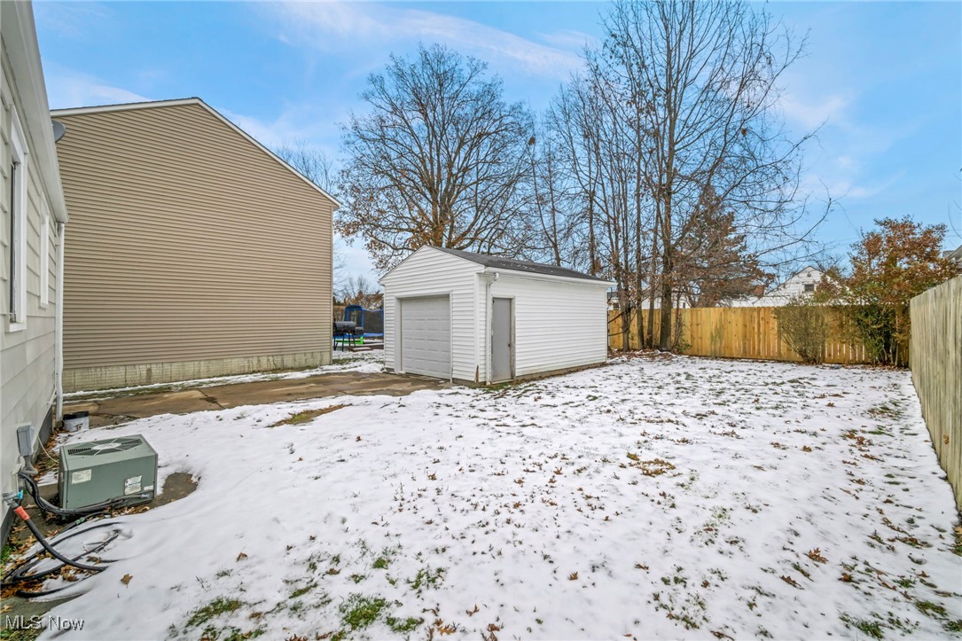 1677 Mapledale Road Wickliffe, OH 44092 - Photo 18 of 22