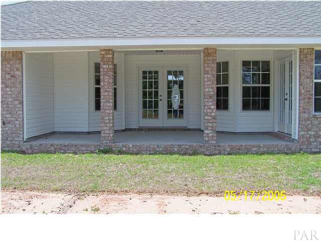 9883 Nichols Lake Road Milton, FL 32583 - Photo 4 of 11 Gallery Image 4