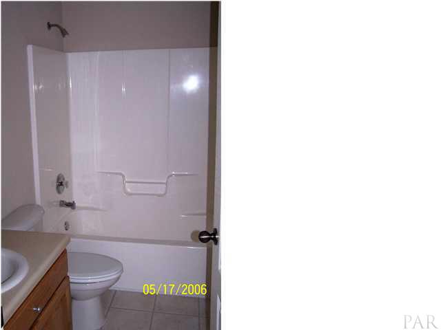 9883 Nichols Lake Road Milton, FL 32583 - Photo 9 of 11 Single Bath room