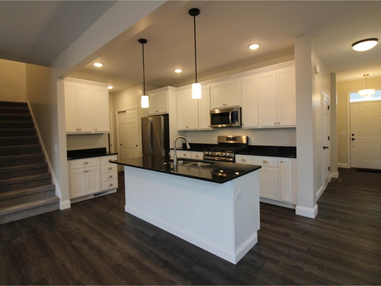 355 Obrien Farm Road South Burlington, VT 05403 - Photo 3 of 30 Gallery Image 3