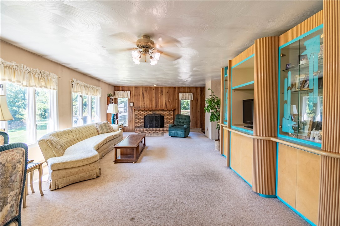 3335 Nevada Road Decatur, IL 62522 - Photo 12 of 46 Family Room