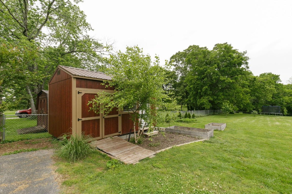 706 Ronnie Road Madison, TN 37115 - Photo 37 of 39 a view of backyard with green space