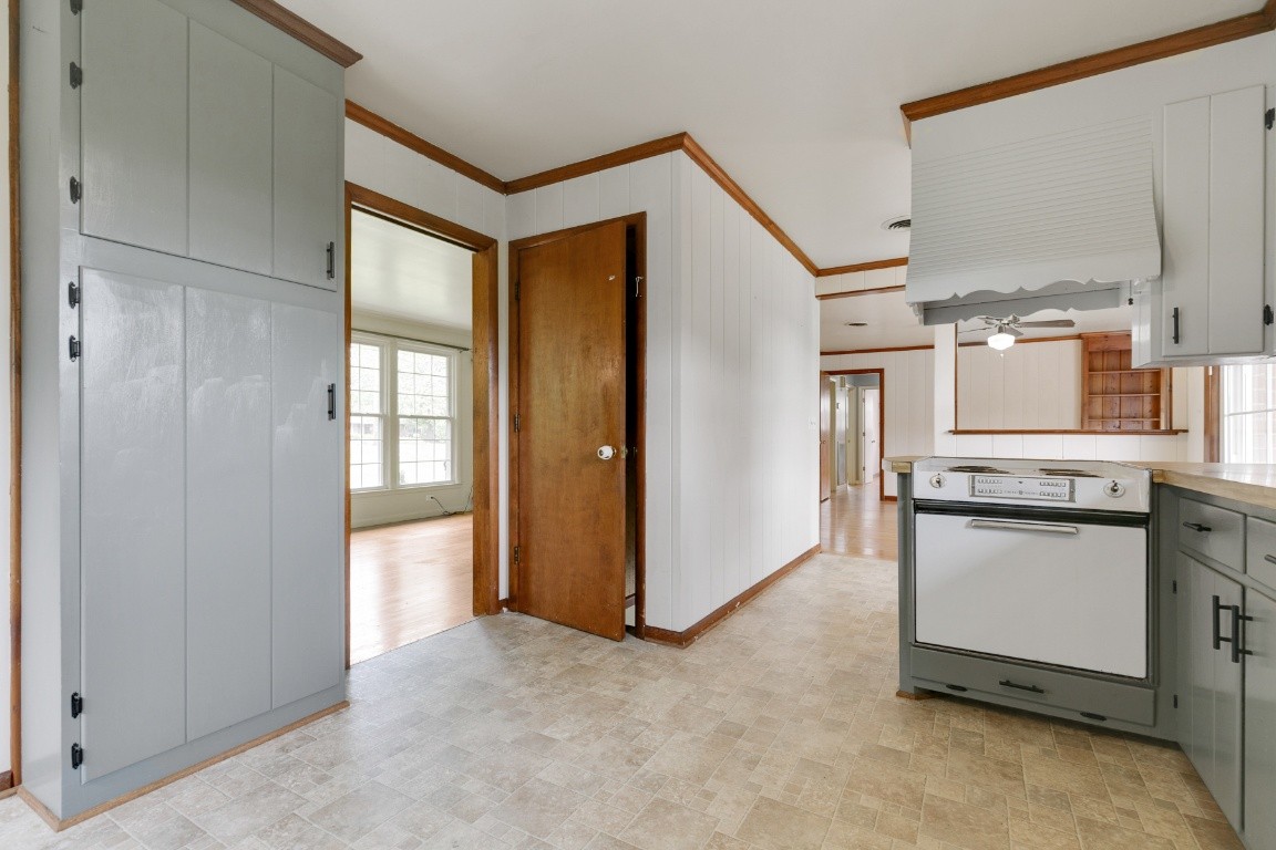 706 Ronnie Road Madison, TN 37115 - Photo 9 of 39 a view of a kitchen with a sink