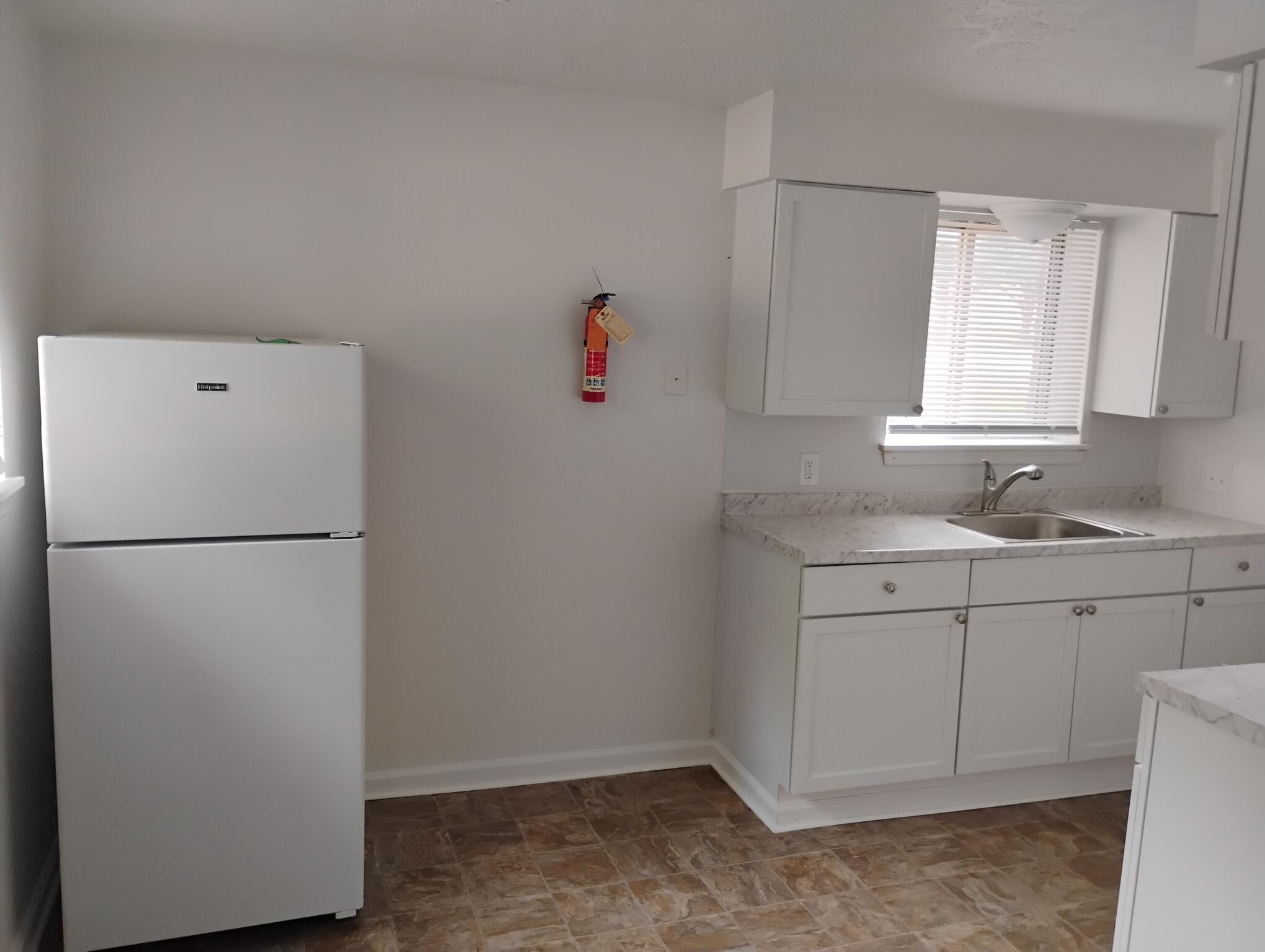 938 Grove Road Ypsilanti, MI 48198 - Photo 5 of 7 Kitchen Pic 1