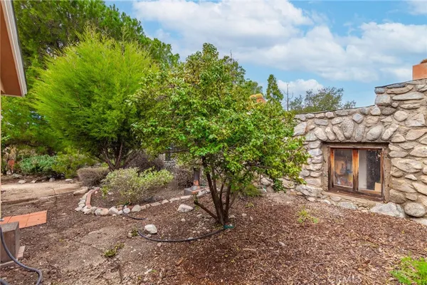 $985,000 | 10424 Big Tujunga Canyon Road, Tujunga, CA 91042