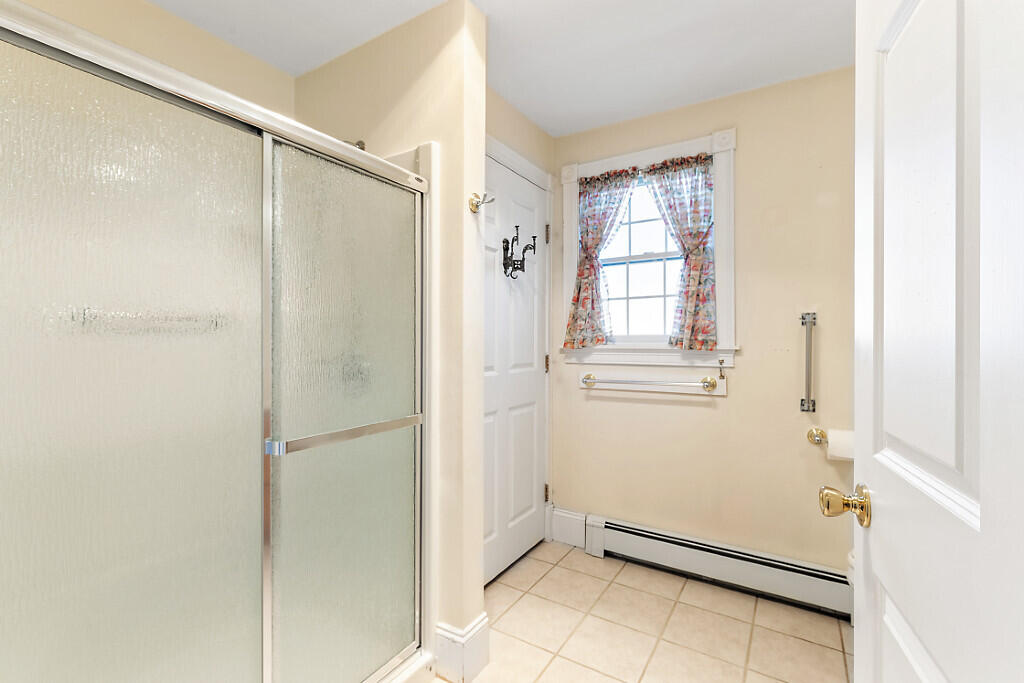 691 Oakland Road Belgrade, ME 04917 - Photo 29 of 56 Full Bath