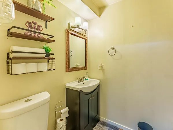 $150,000 | 6337 Roosevelt Road, Unit 309, Berwyn, IL 60402