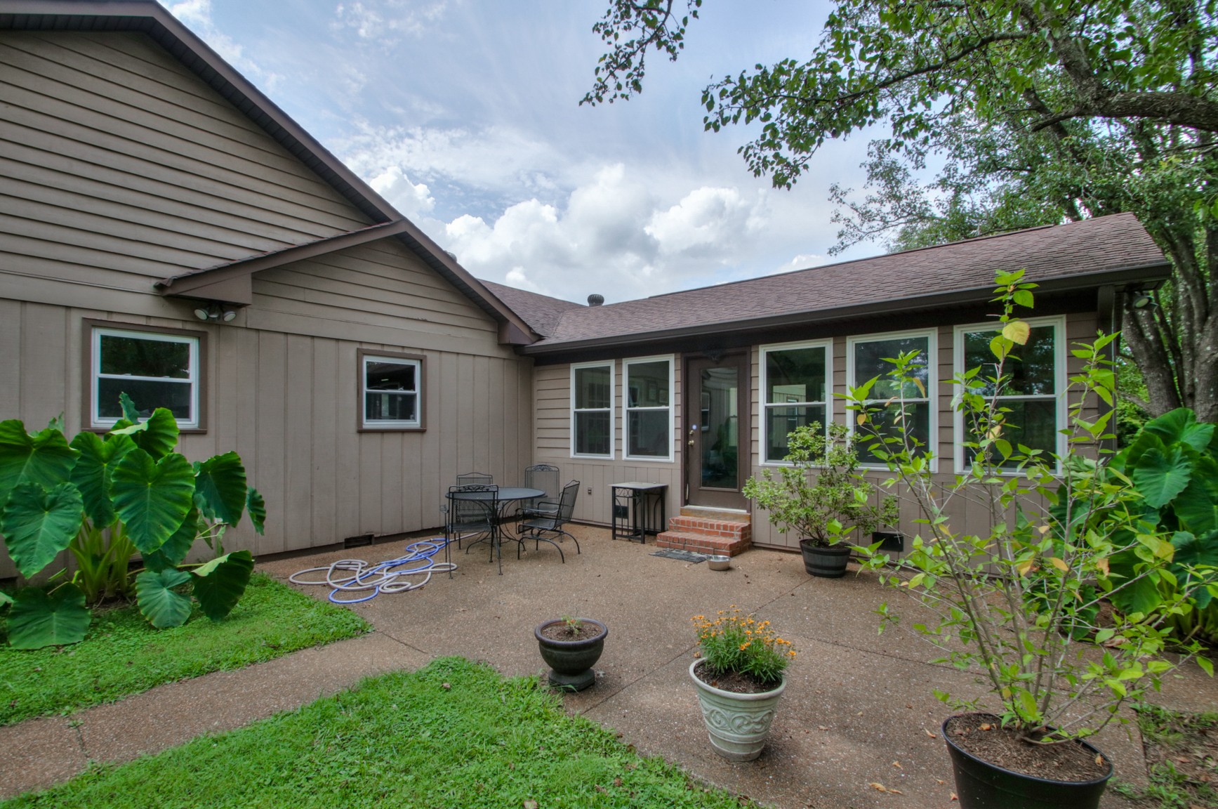 4737 McCrary Road Lebanon, TN 37090 - Photo 16 of 24 a house view with sitting space and garden space