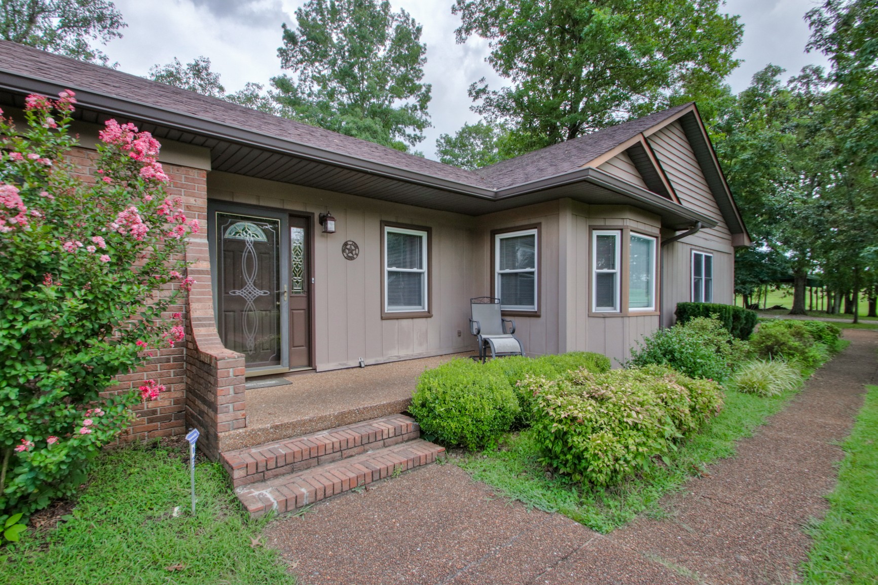 4737 McCrary Road Lebanon, TN 37090 - Photo 2 of 24 a front view of a house with garden