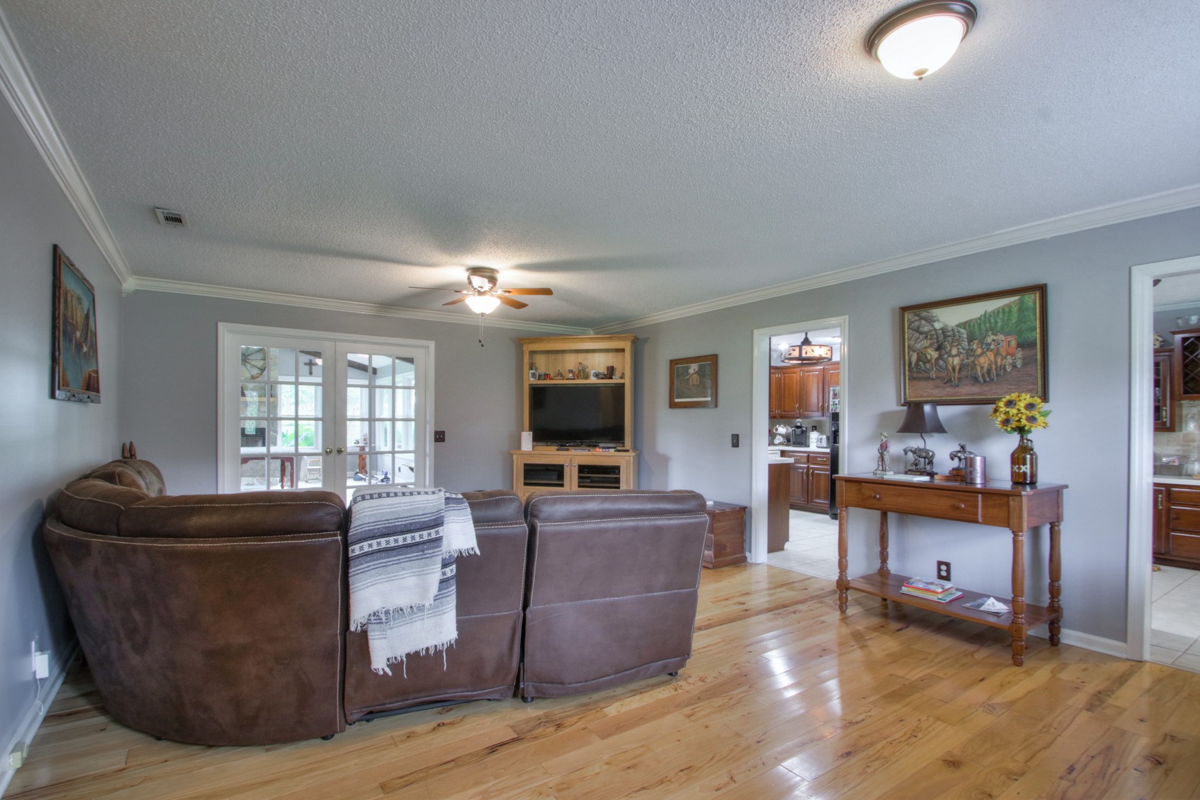 4737 McCrary Road Lebanon, TN 37090 - Photo 3 of 24 a living room with furniture and a flat screen tv