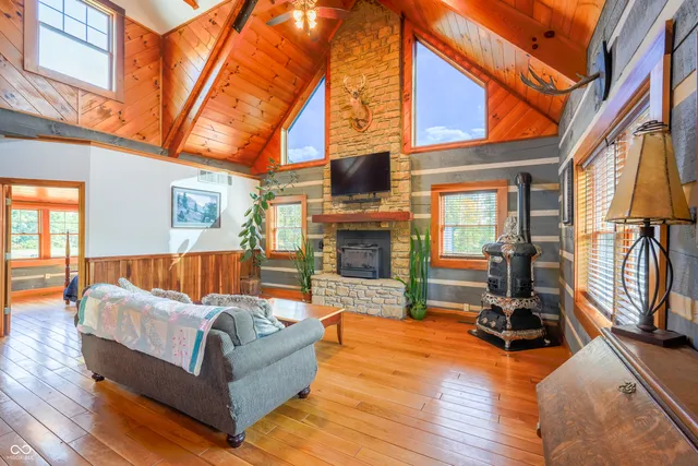 $1,200,000 | 300 Airway Lane, Nashville, IN 47448