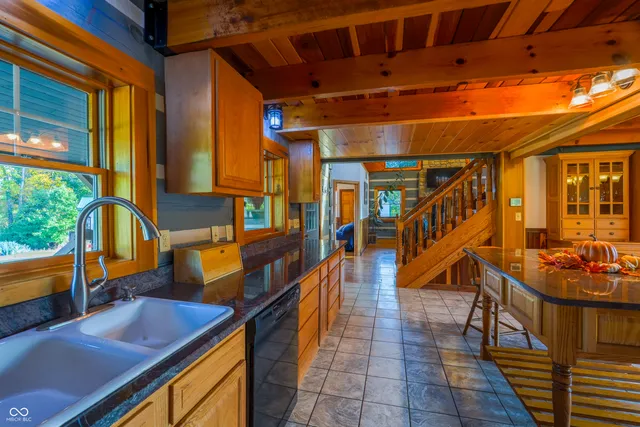 $1,200,000 | 300 Airway Lane, Nashville, IN 47448