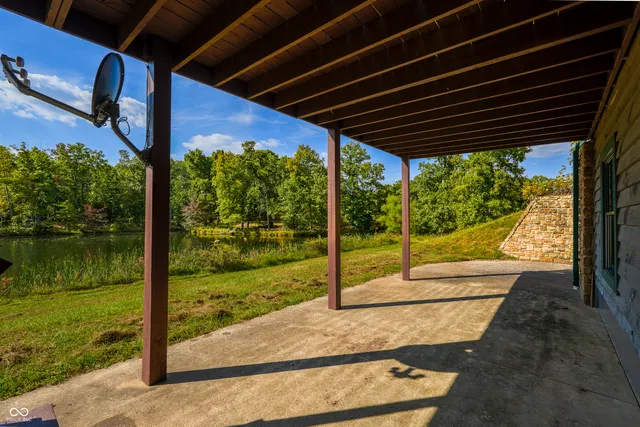 $1,200,000 | 300 Airway Lane, Nashville, IN 47448