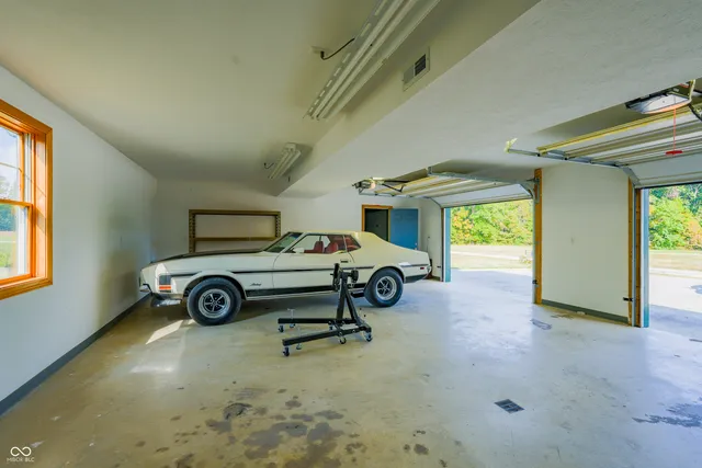 $1,200,000 | 300 Airway Lane, Nashville, IN 47448