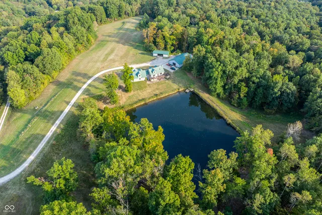 $1,200,000 | 300 Airway Lane, Nashville, IN 47448