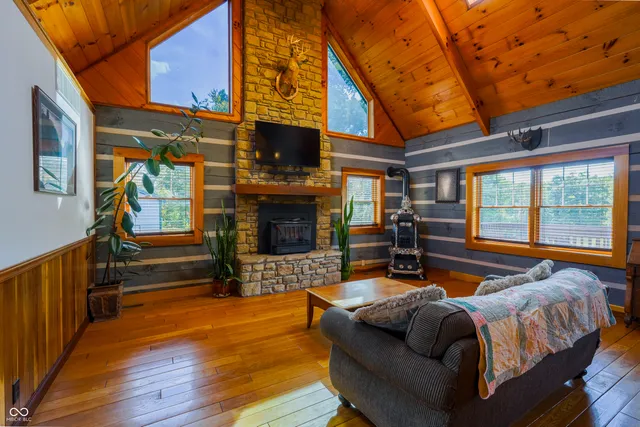 $1,200,000 | 300 Airway Lane, Nashville, IN 47448