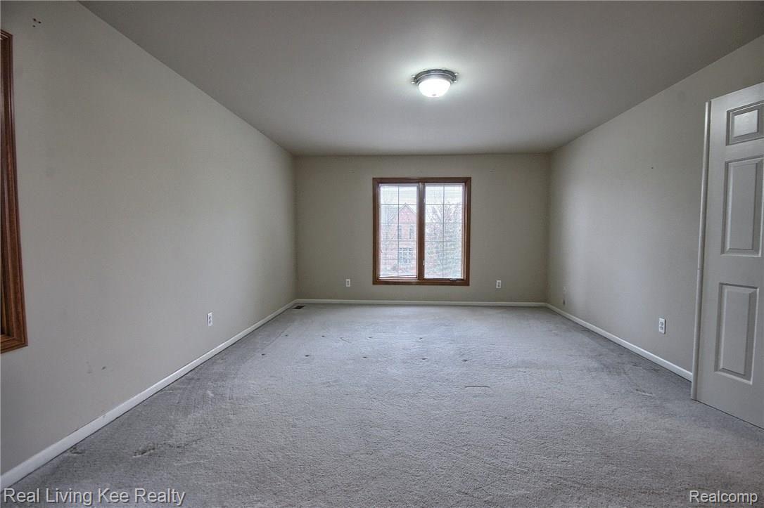 508 Springview Drive Rochester, MI 48307 - Photo 25 of 33 Master_Bedroom.jpg