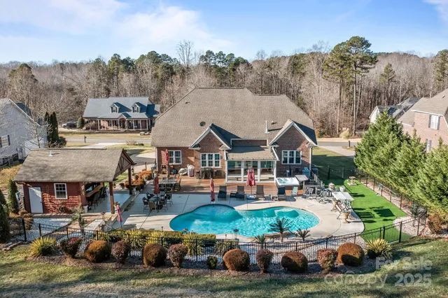 $895,000 | 187 Winding Creek Drive, Troutman, NC 28166