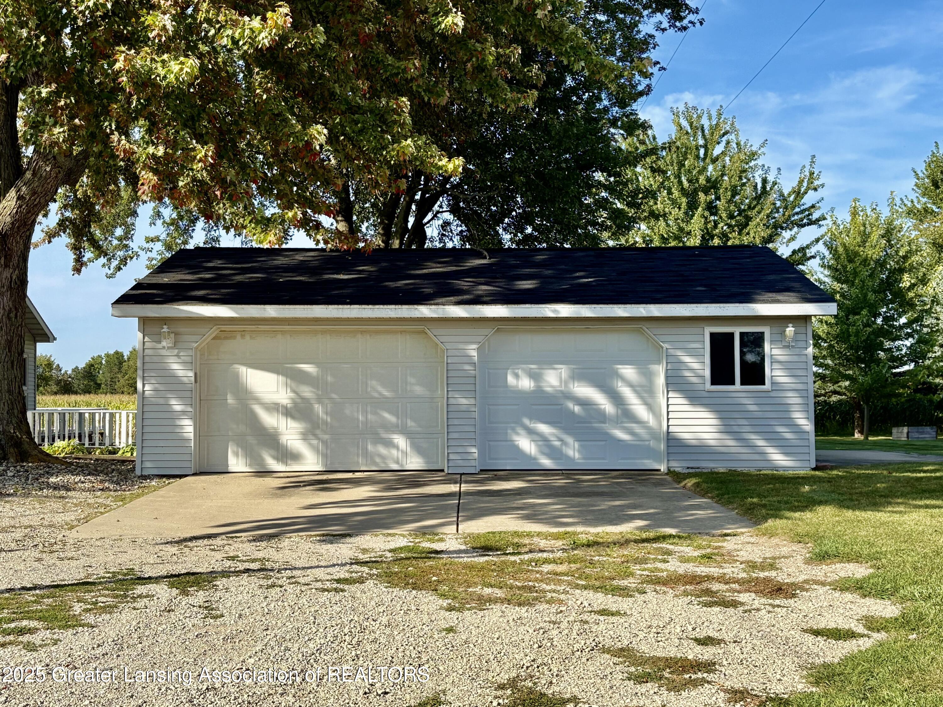7897 South Grove Road Lansing, MI 48906 - Photo 27 of 49 Garage