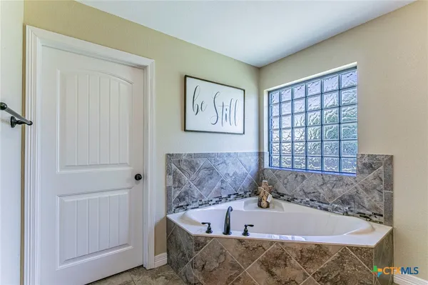 $538,500 | 253 Ranger Boulevard, Salado, TX 76571