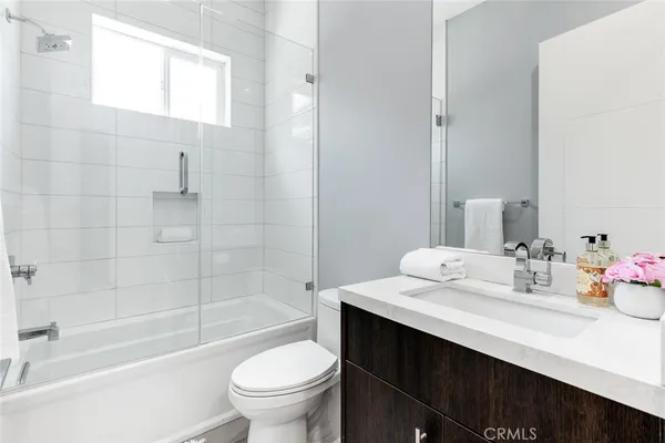 $12,950 | 12606 Emelita Street, Valley Village, CA 91607