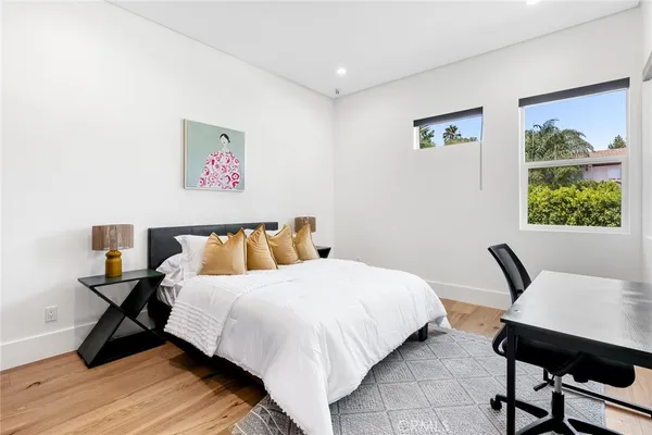 $12,950 | 12606 Emelita Street, Valley Village, CA 91607