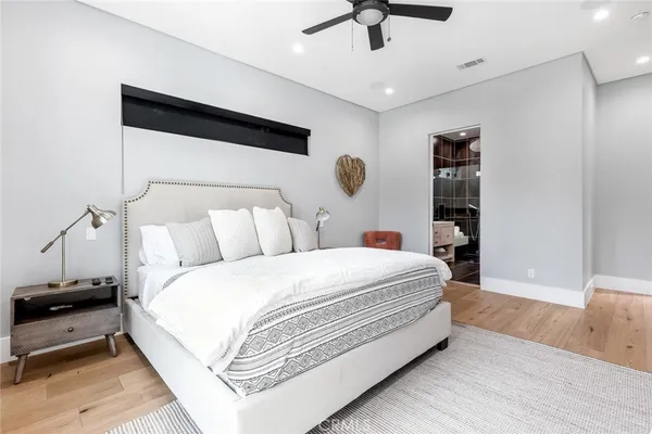 $12,950 | 12606 Emelita Street, Valley Village, CA 91607