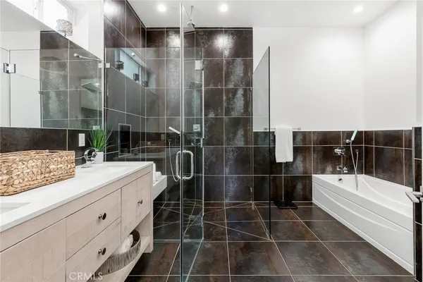 $12,950 | 12606 Emelita Street, Valley Village, CA 91607