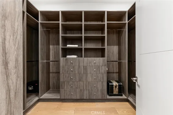 $12,950 | 12606 Emelita Street, Valley Village, CA 91607