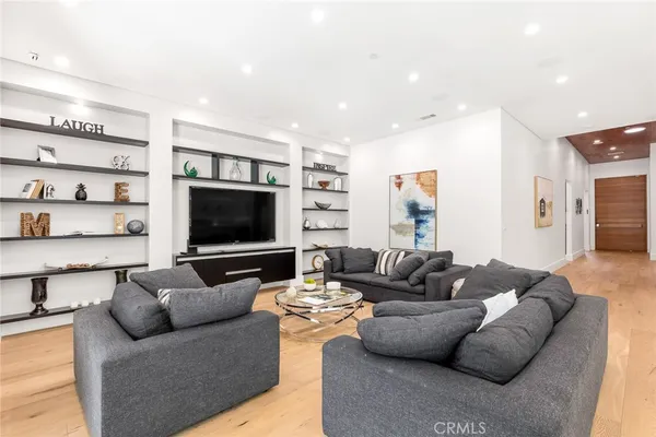 $12,950 | 12606 Emelita Street, Valley Village, CA 91607