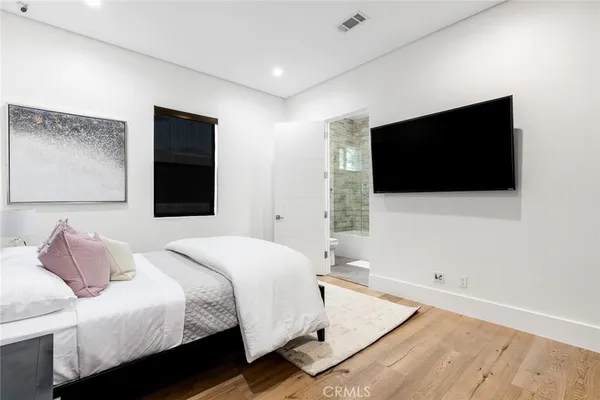 $12,950 | 12606 Emelita Street, Valley Village, CA 91607