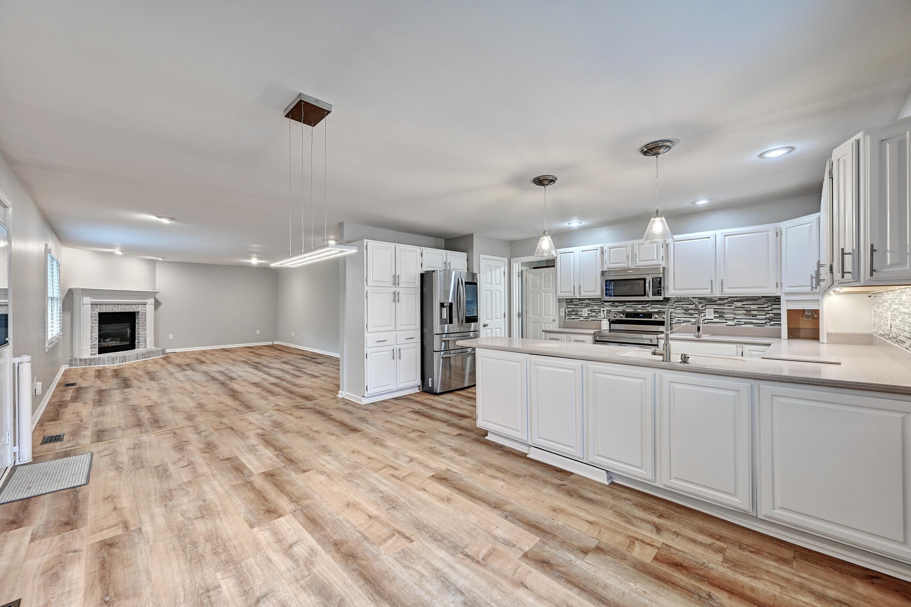 2232 Amsterdam Road Fort Mitchell, KY 41017 - Photo 6 of 36 DSC_5630_1_2_3_4Interior01