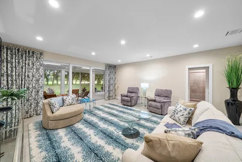 $925,000 | 24 Oaks Lane, Boynton Beach, FL 33436