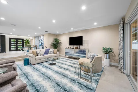 $925,000 | 24 Oaks Lane, Boynton Beach, FL 33436