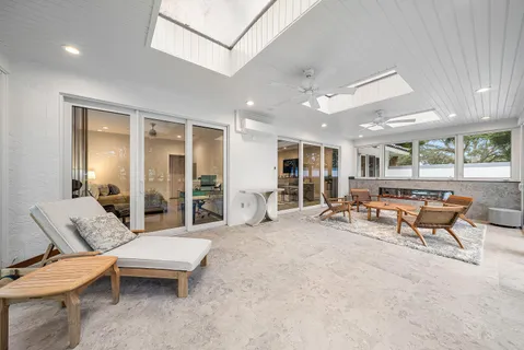 $925,000 | 24 Oaks Lane, Boynton Beach, FL 33436