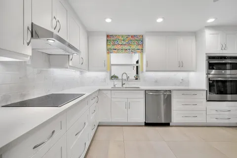 $925,000 | 24 Oaks Lane, Boynton Beach, FL 33436