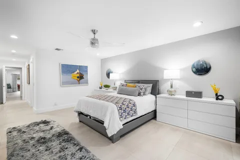 $925,000 | 24 Oaks Lane, Boynton Beach, FL 33436