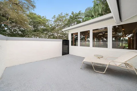 $925,000 | 24 Oaks Lane, Boynton Beach, FL 33436