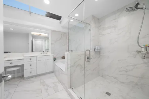 $925,000 | 24 Oaks Lane, Boynton Beach, FL 33436