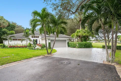 $925,000 | 24 Oaks Lane, Boynton Beach, FL 33436