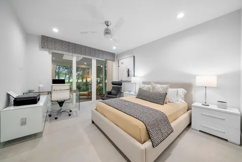 $925,000 | 24 Oaks Lane, Boynton Beach, FL 33436