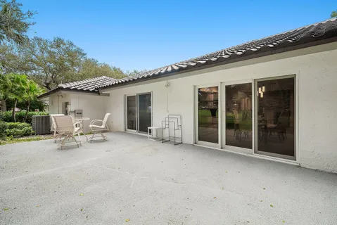 $925,000 | 24 Oaks Lane, Boynton Beach, FL 33436